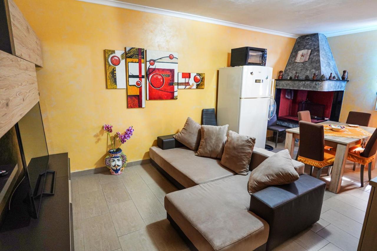 דירות פורטו צ'זראו A Casa Di Lele מראה חיצוני תמונה